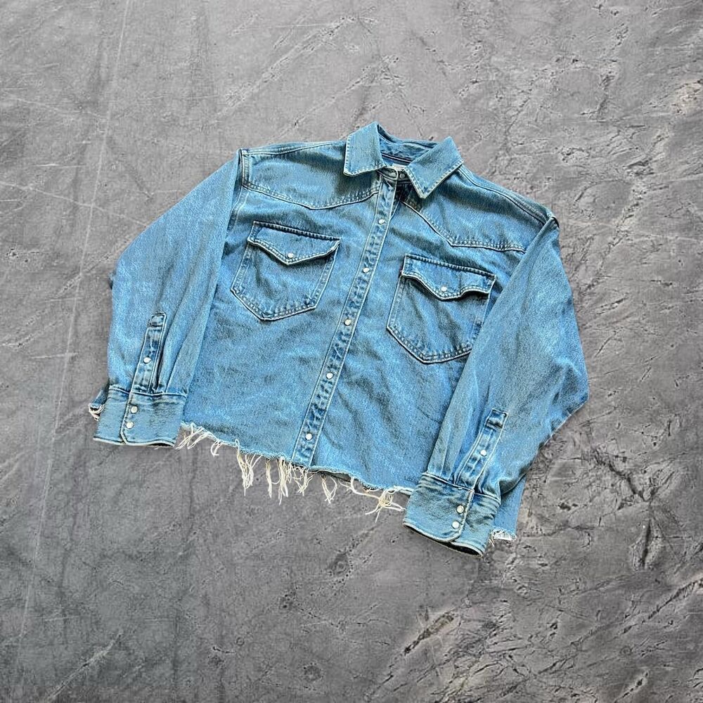 Levi's vtg 00s boxy fit cropped distressed jean denim button jacket